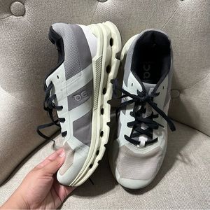 On Cloud Running Shoes Women Size 9